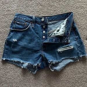 levi's - 501 button fly denim short (blue)